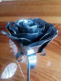 Роза от неръждаема стомана