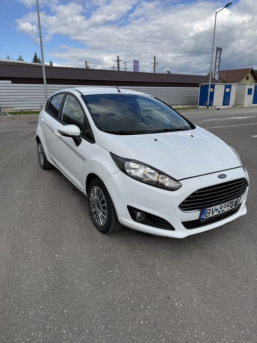 Ford Fiesta cu carte service