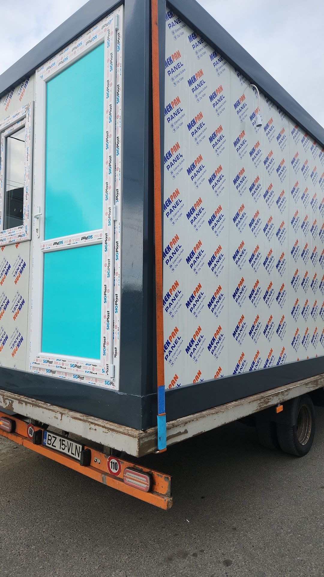 Vand container 2,4x6
