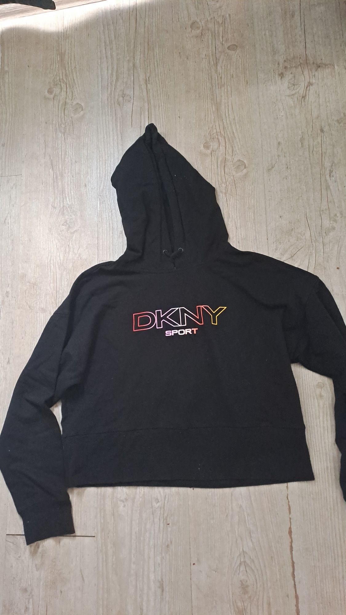 DKNY, Оригинален суитчър,  нов "M"