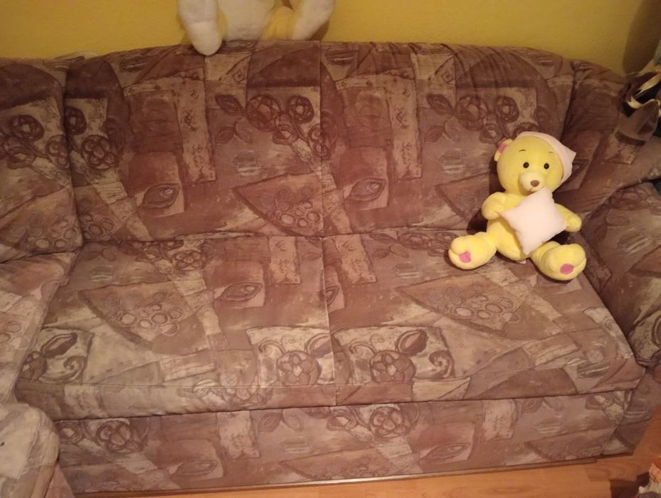 Vind urgent colțar.