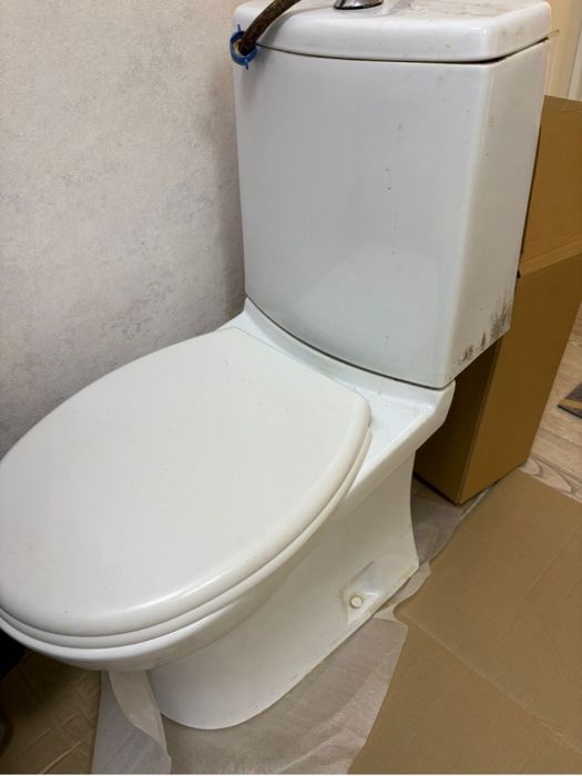 Продам б/у унитаз в хорошем состояний