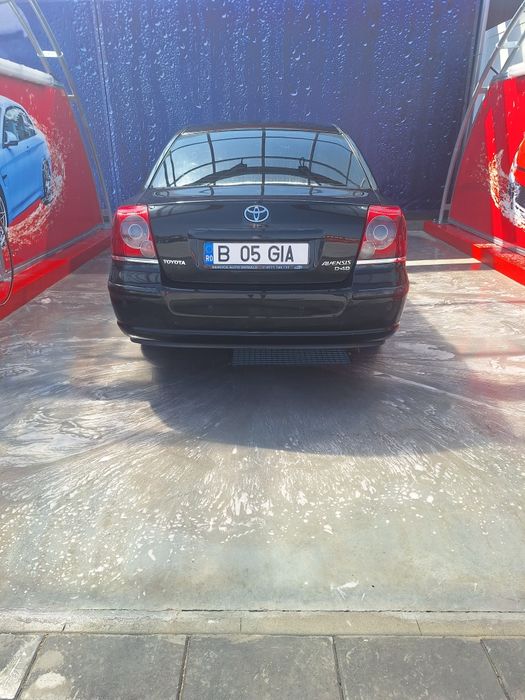 Vând Toyota Avensis