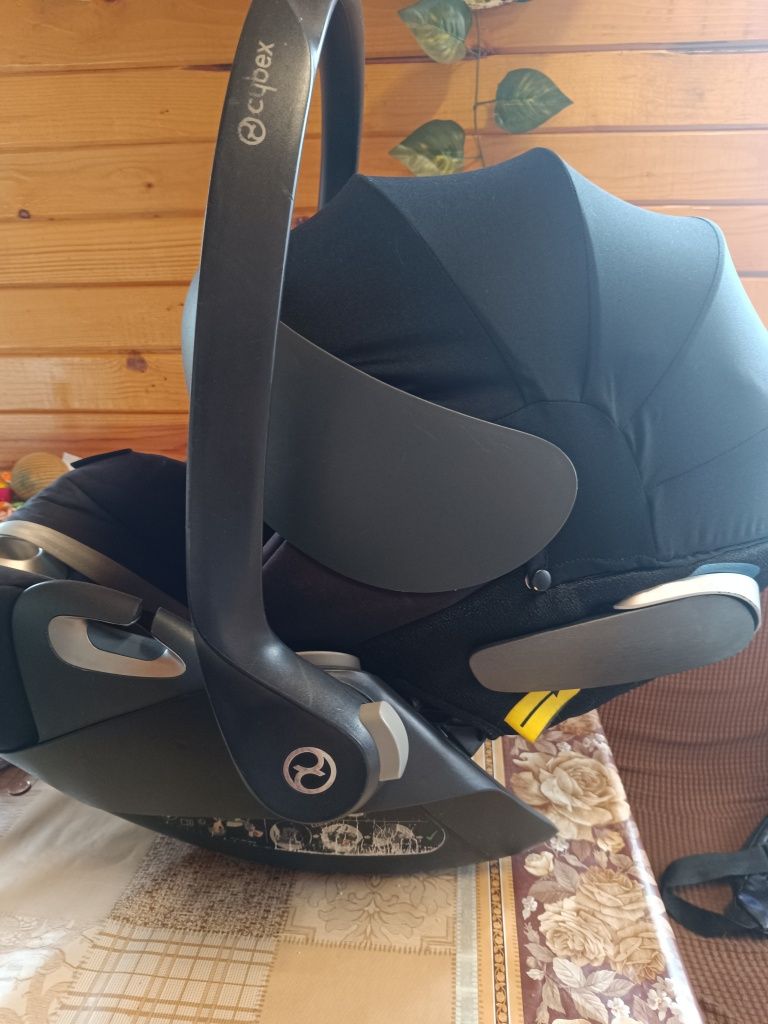 Преносимо столче за бебе