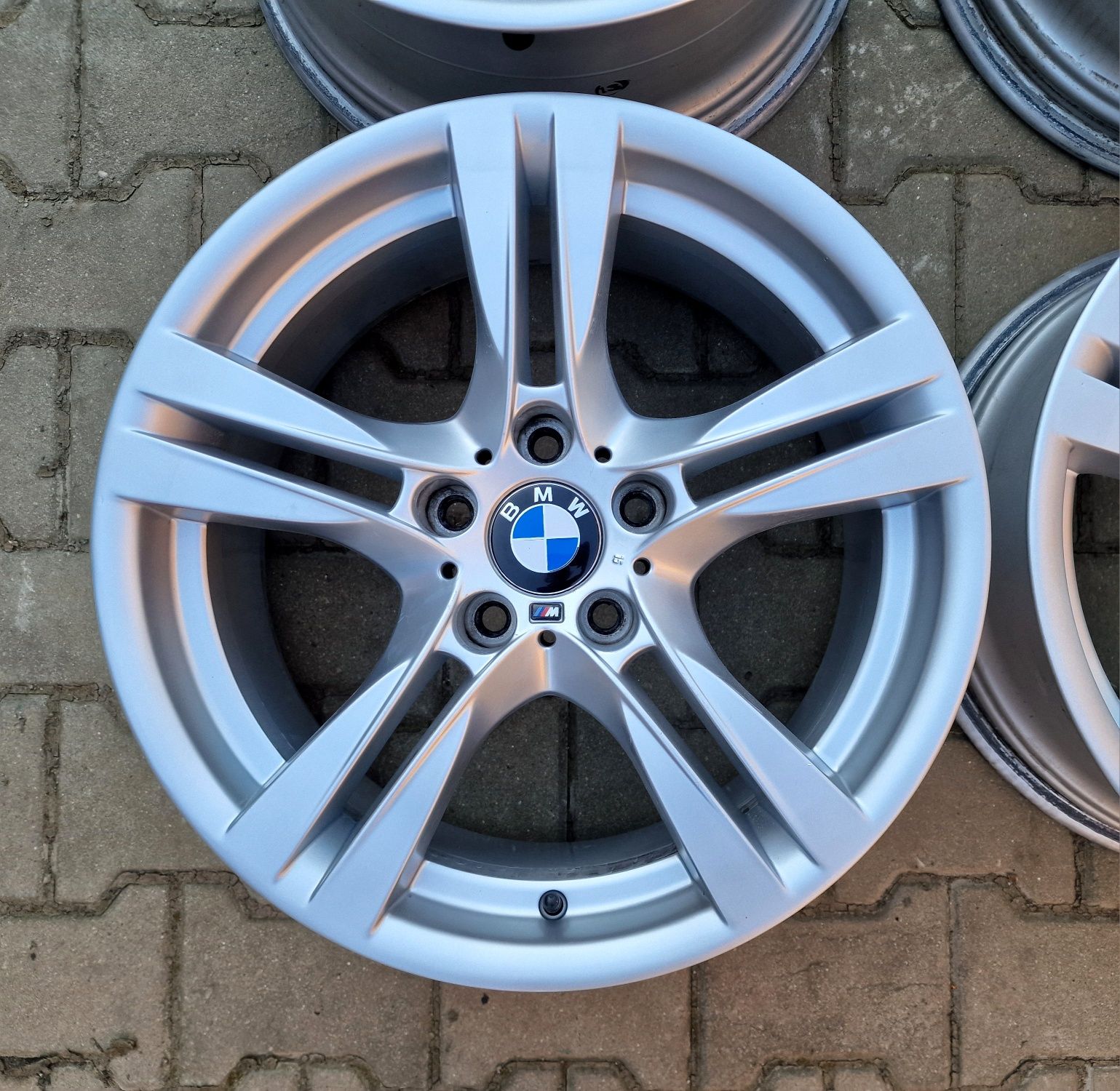 Jante BMW M pe 18 BMW 5 F10 3 F30 X1 X3 7 F01 anvelope roti  jenti