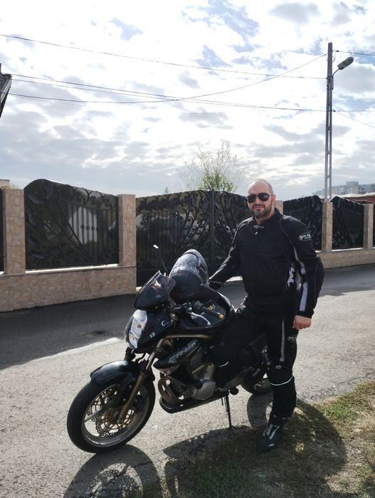 Motocicletă Kawasaki er6n