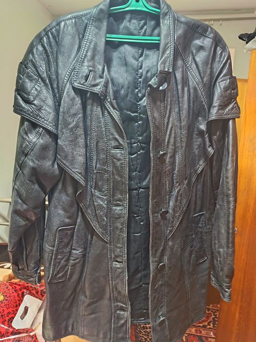 Ko'jenniy kurtka xolati yaxshi