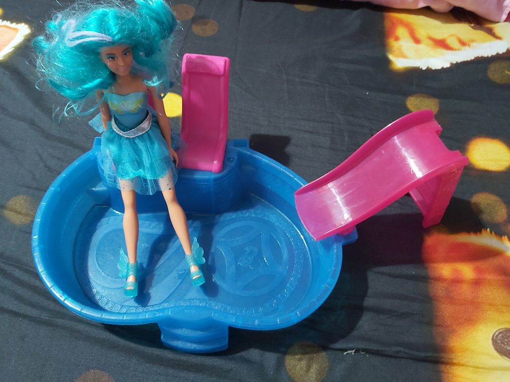 Barbie originala cu piscina