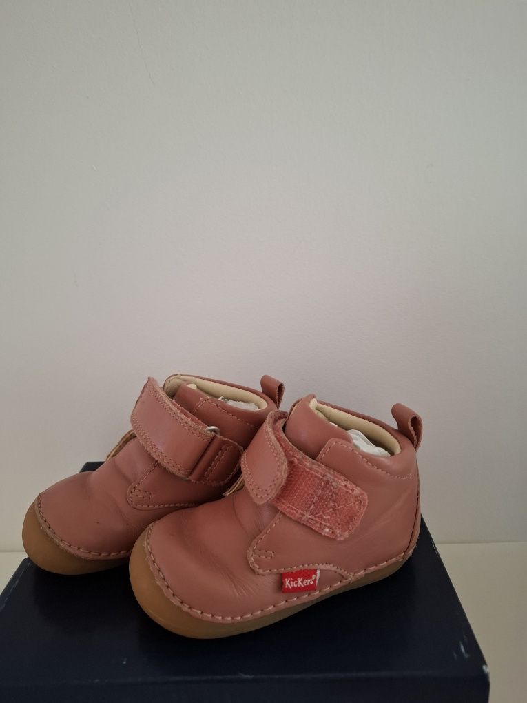 Ghetute bebe nr 19 Kickers