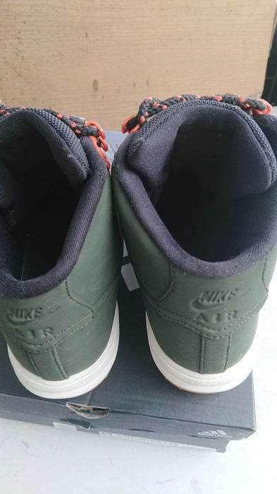 Обувки NIKE Lunar Force 1 Duckboot      40 номер стелка 25см- отлични