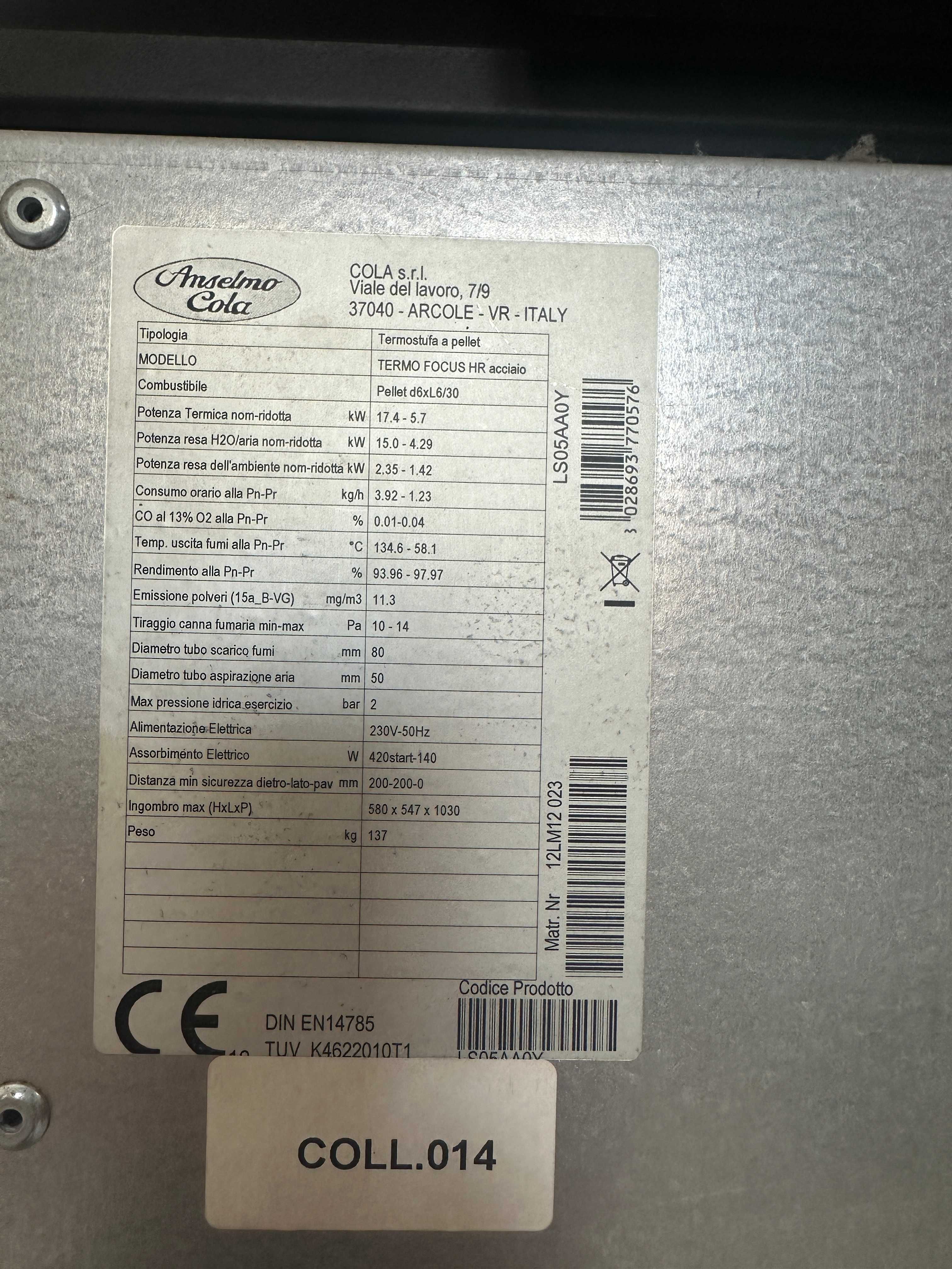Продавам чисто нова италианска Пелетна камина COLA