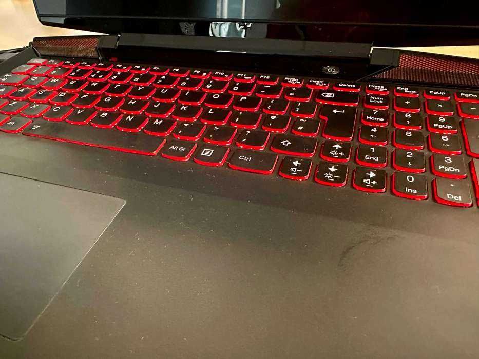 Laptop gaming Lenovo Y700-15ISK - i7 x8- 16 GB RAM, GPU 4GB, SSD + HDD