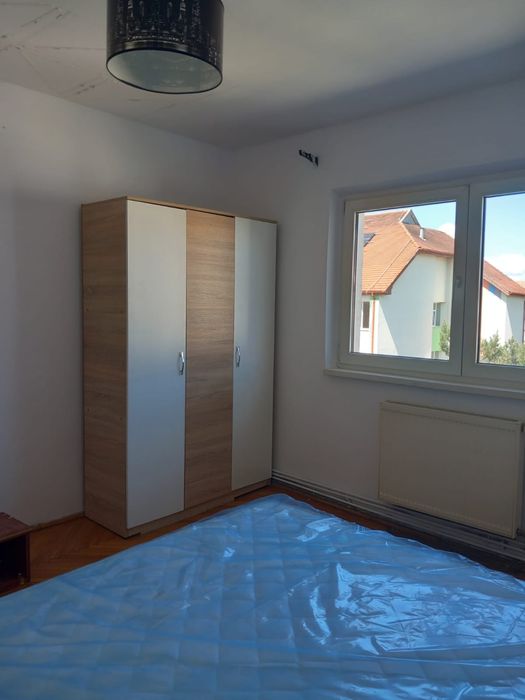 Inchiriez apartament