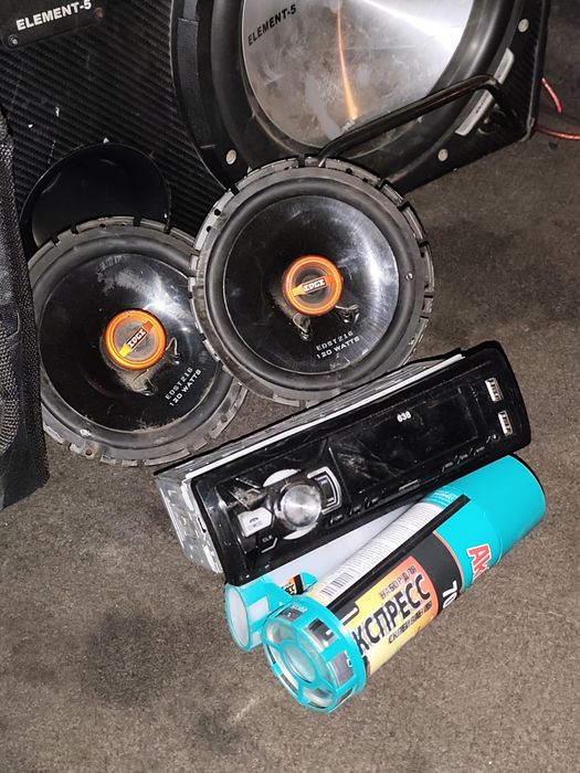 Продаётся калонка и магнитолла