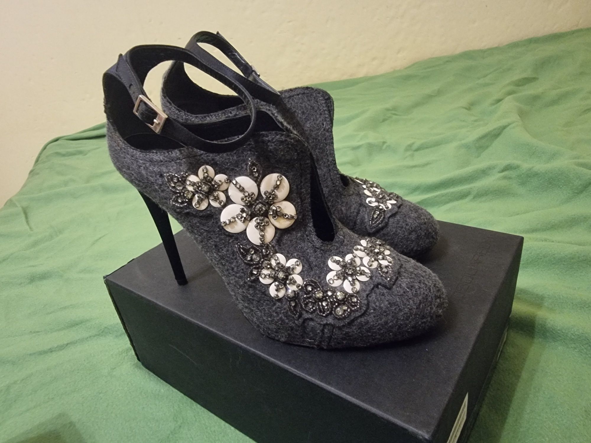 Много елегантни женски обувки Dsquared2