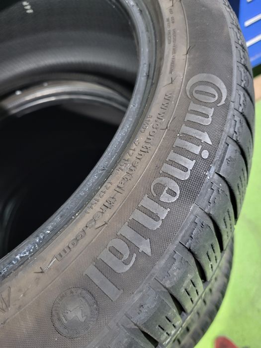 2 бр зимни 235/45/17 Continental