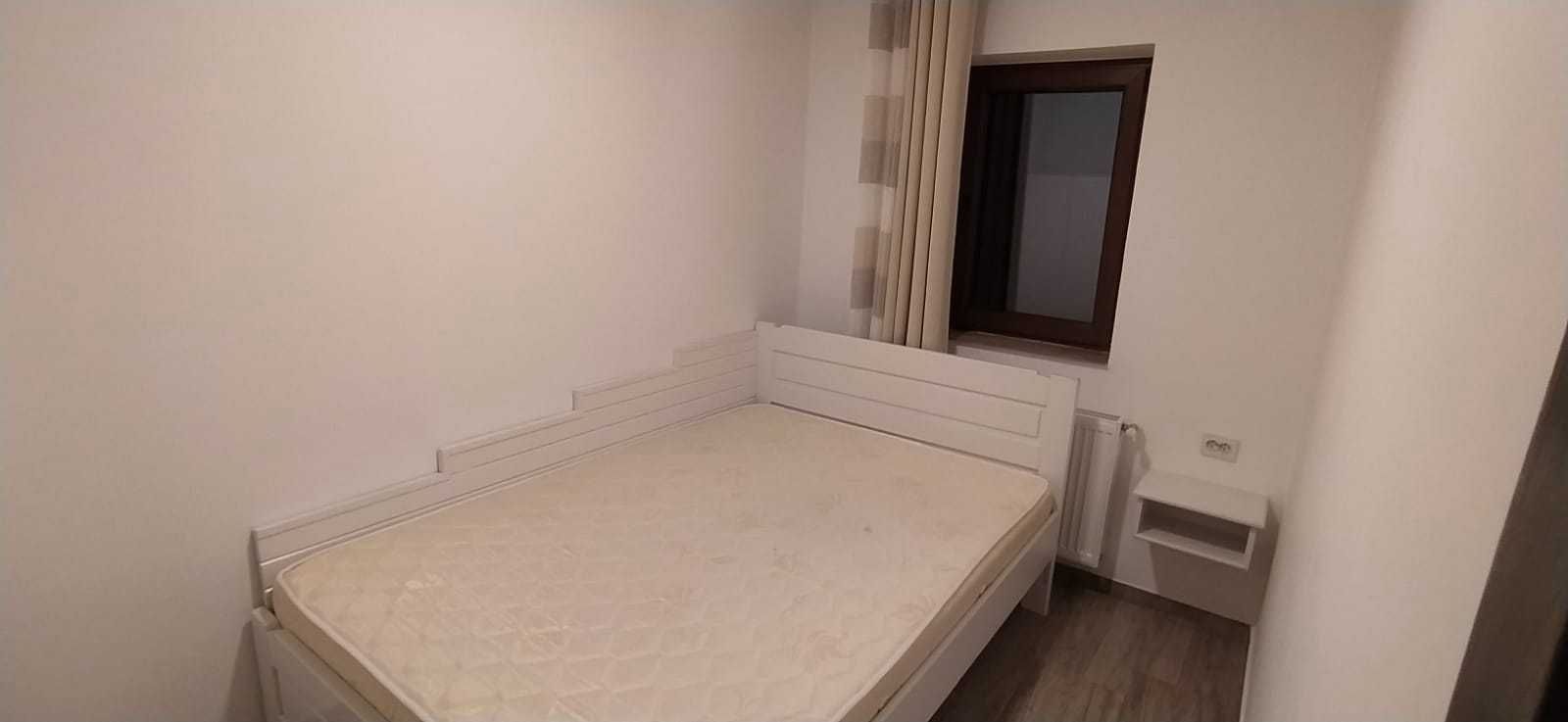 Ofer spre închiriere apartament cu două camere Târgu Neamț