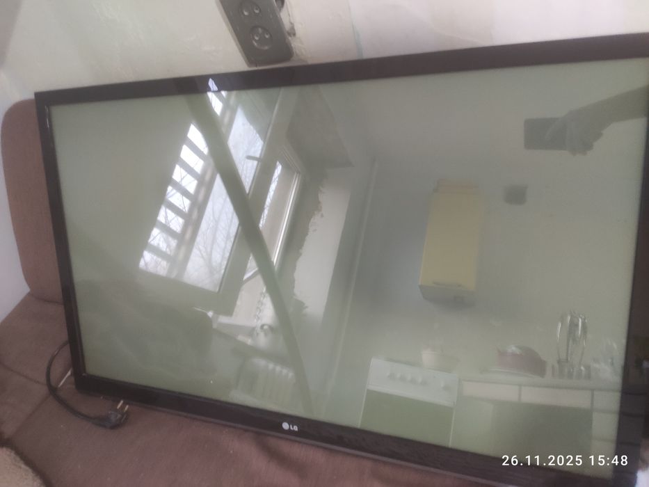 Продам телевизор LG не включается
