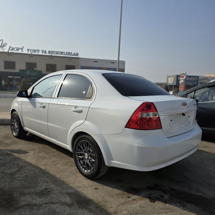 Нексия равон ат сотилади