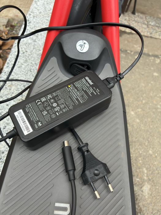 Trotinetă Electrică Ninebot D38E - Stare ca nouă - 100% Baterie