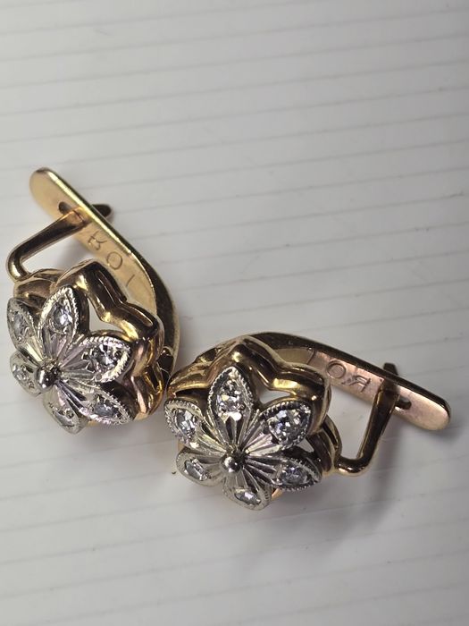 Золотые сережки.