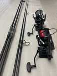 SET 2 Lansete FL Strategist 3.90m/3.75lbs+2 Mulinete FL 14000 New 2025