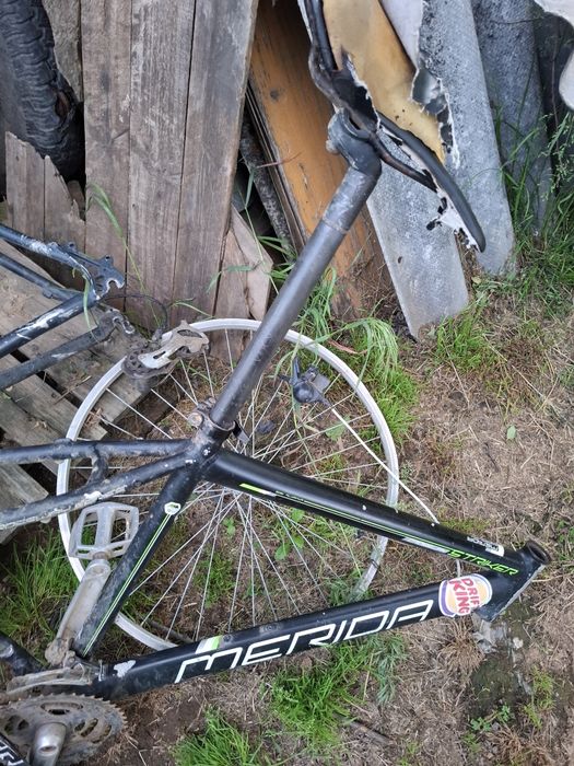 Se vand piese de bicicleta