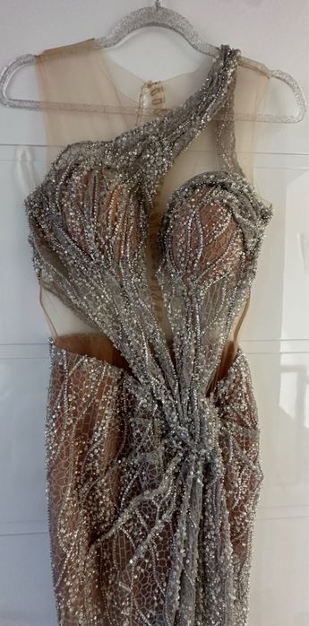 Абитуриентска рокля