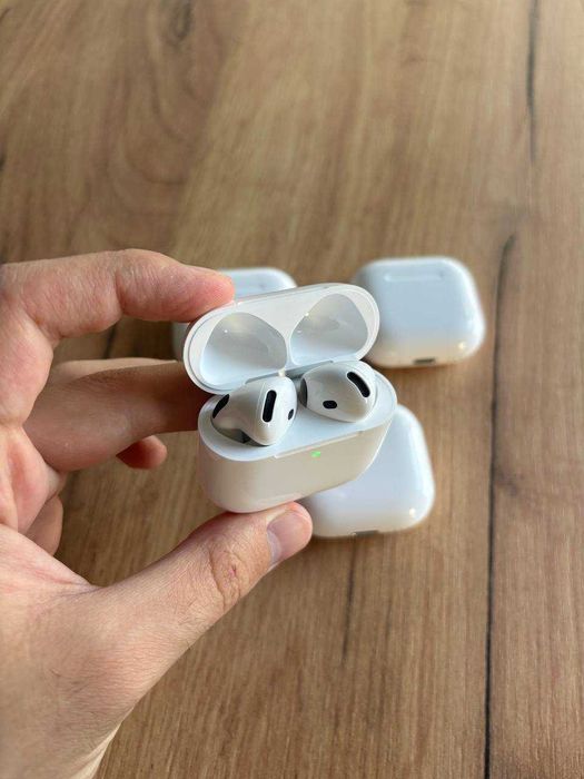 Слушалки Apple AirPods 4 с активно шумопотискане (ANC)