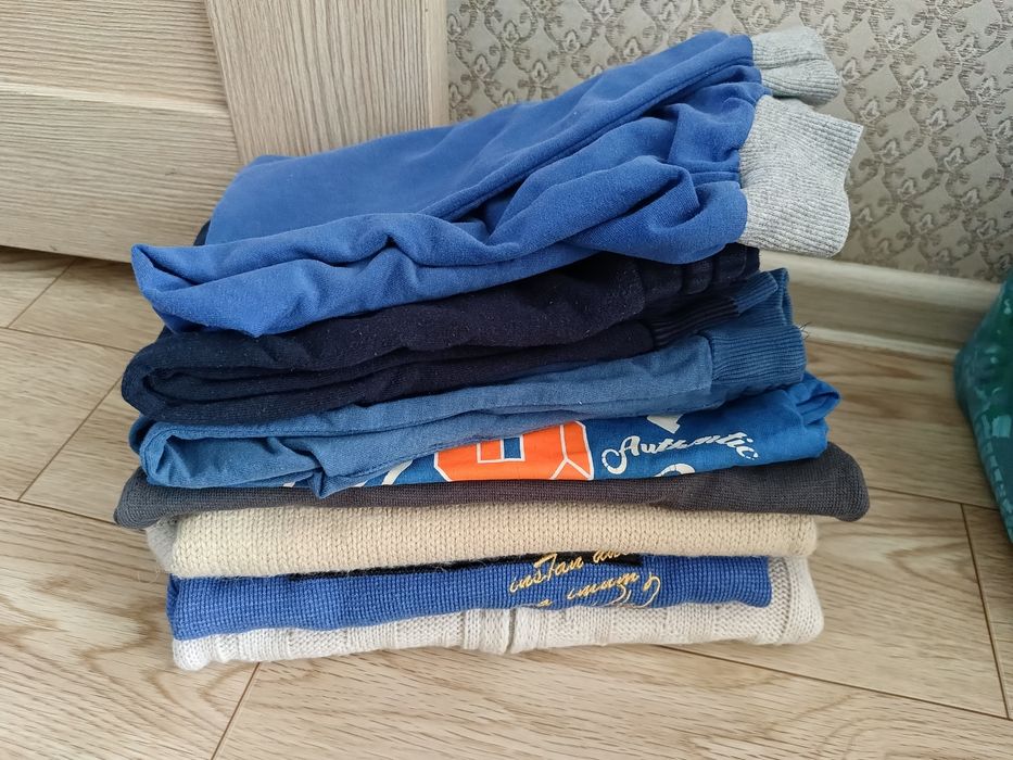 Продам вещи для мальчика на 2лет хорошем состоянии без пятен