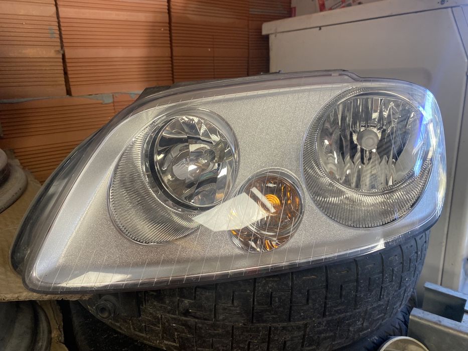 Фар ляв за Vw caddyvw tuaran