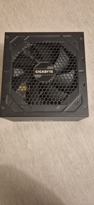Gigabyte 750w захранване