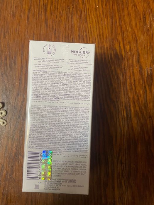 Vand parfum Mugler Alien