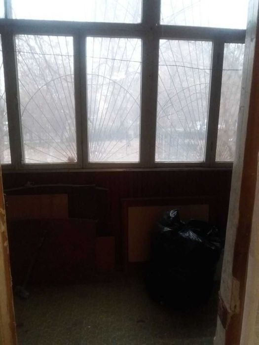 Срочно продаётся 4 комнатная квартира в 4 квартале СУПЕР локация