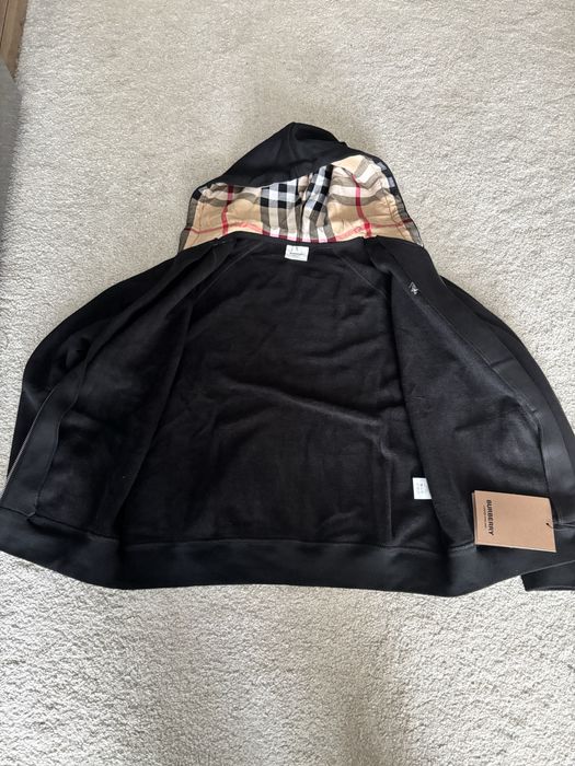 Суичър на burberry