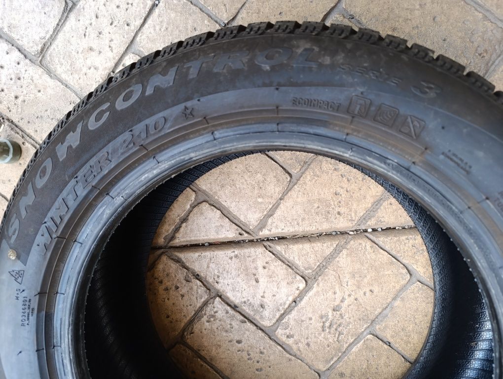 Зимни гуми Pirelli 195/60/16 dot 2022