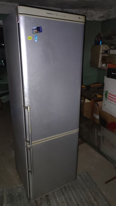 Продам отличный холодильник в рабочем состоянии