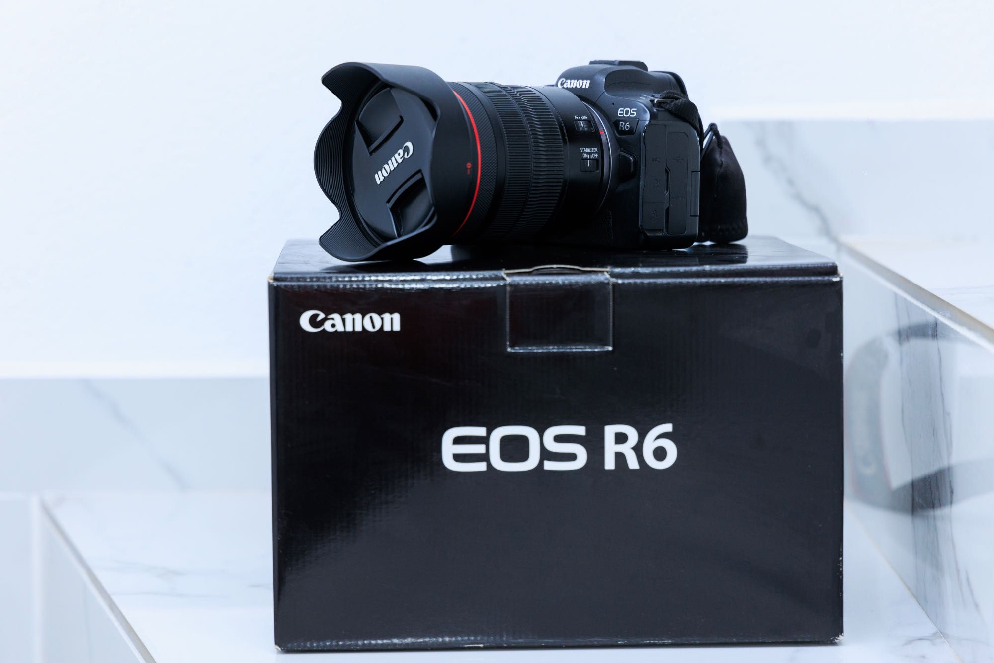 Canon EOS R6 + Canon RF 24-105mm f/4