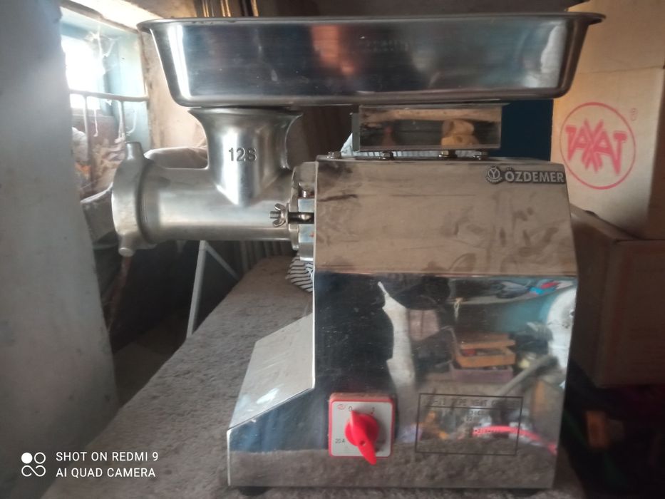 Электрический мясорубка