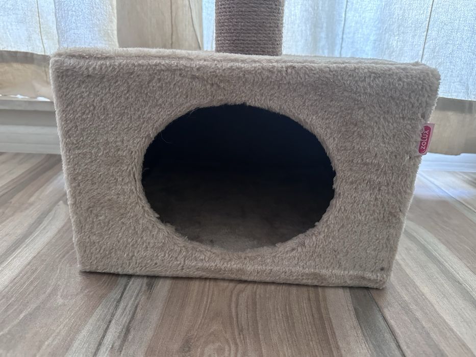 Драскалка с къщичка и две площадки Zolux Duo Cat Tree