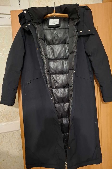 Продам зимнюю женскую куртку