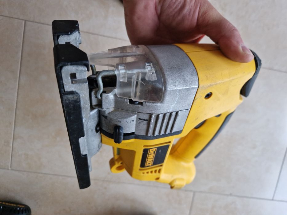Dewalt DW 933 -   fierastrau pendular