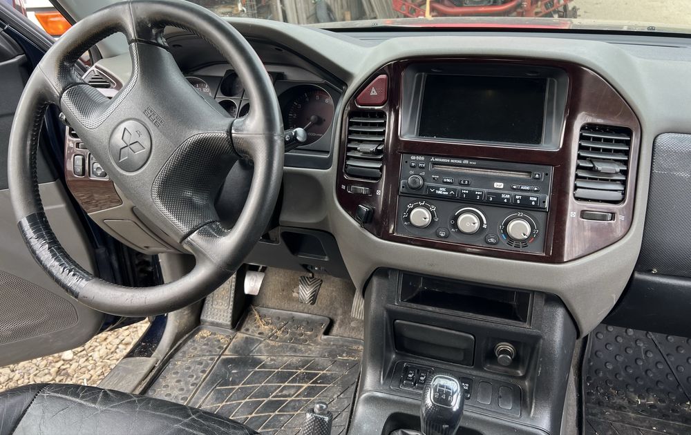 Mitsubishi Pajero 2003
