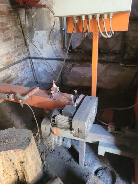 Dispozitiv de alimentare tip melc