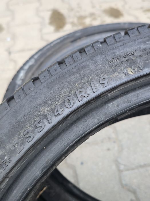 235 40 19 Dunlop