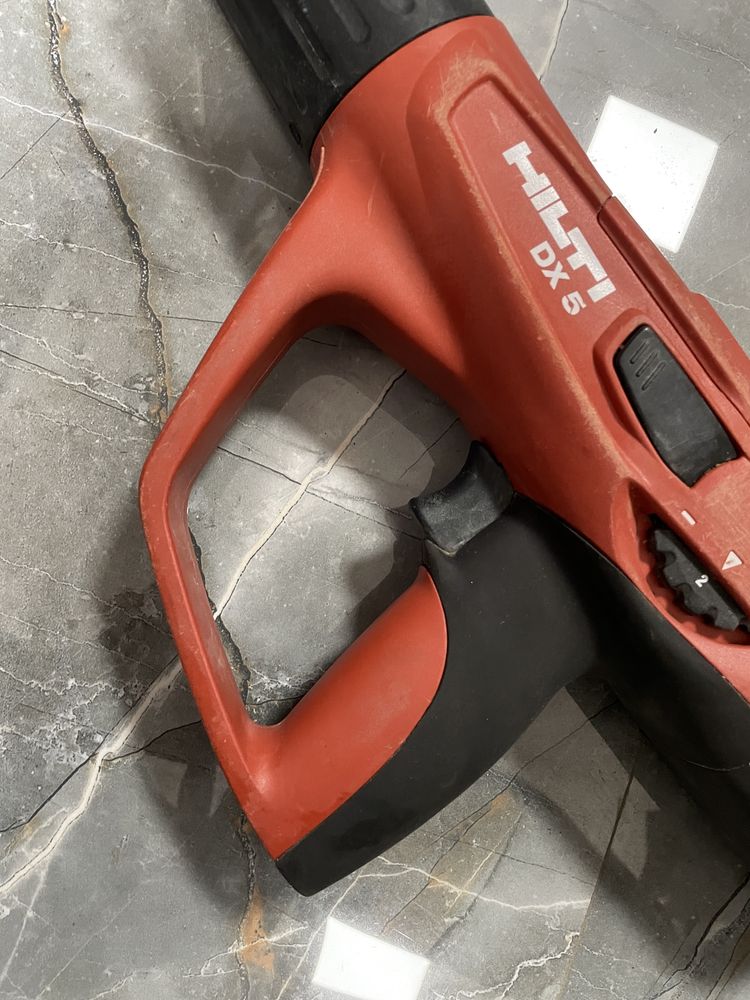 Уред за директен монтаж-Hilti DX5