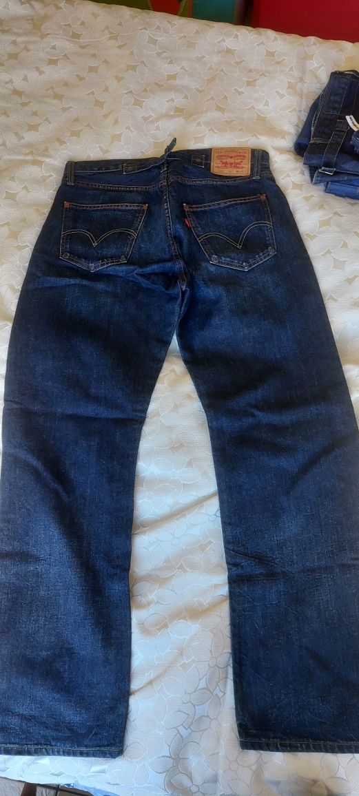 Levi's 542 30x32  heavy weight denim