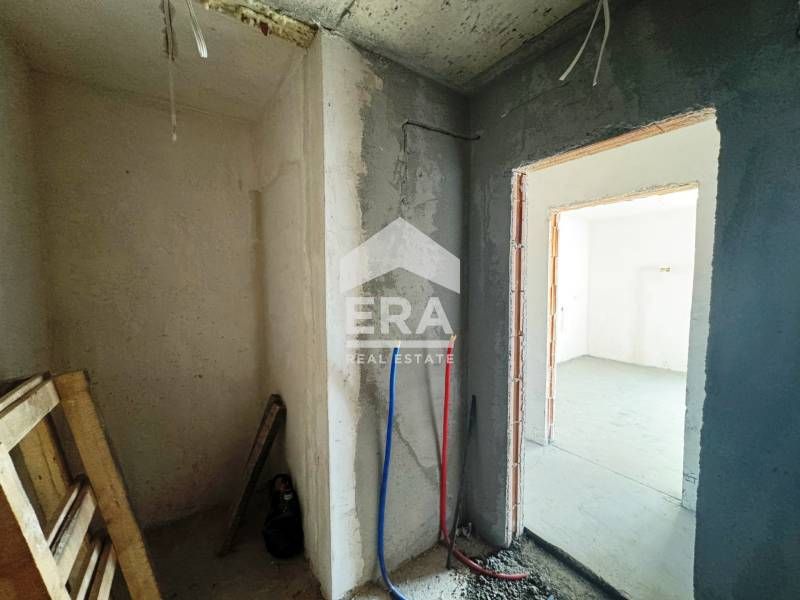 Продава се Тристаен апартамент в Русе, Цветница - 117 кв.м за 1547 €/кв.м - Снимка #11