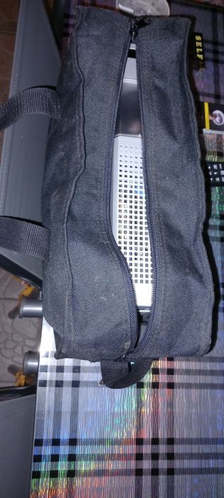 Videoproiector complet cu telecomanda , manuale si geanta transport