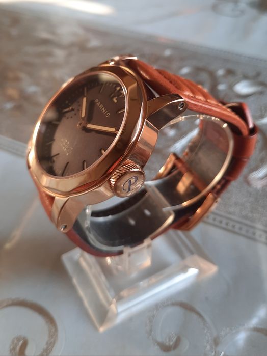 Продам часы PARNIS